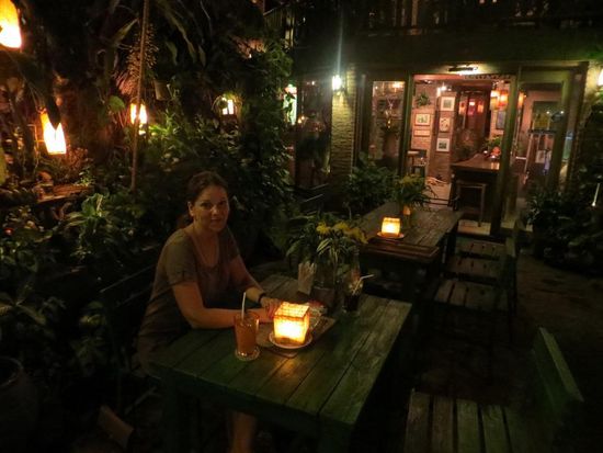 Art Gallery Coffee &amp; Drink Restaurant