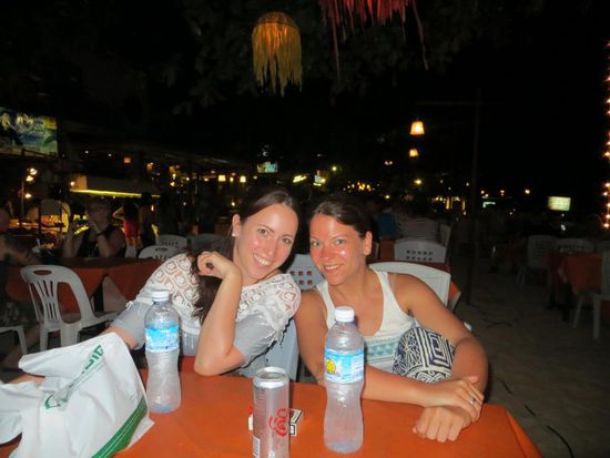 Tolle Strandbars am Abend