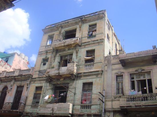 ...kaputt und zerfallen...