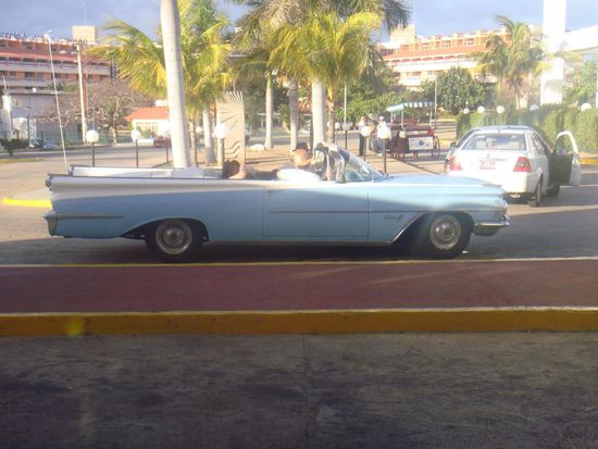 Weil´s so schön ist (und mangels anderer Highlights) hier noch ein Oldtimer 