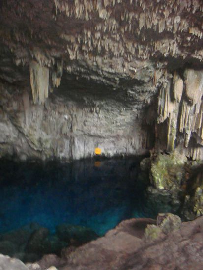 See in der Cueva Saturno