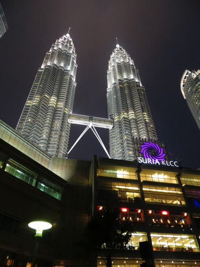 Petronas-Towers bei Nacht