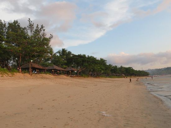 Strand von Jimbaran am Abend