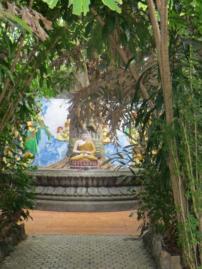 Brahma Vihara Arama Tempel