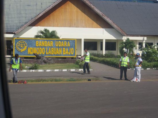 Komodo-Airport auf Flores