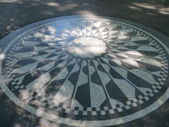Imagine-Sign in den Strawberry Fields