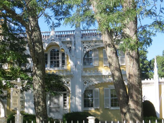 Das Wedding Cake House