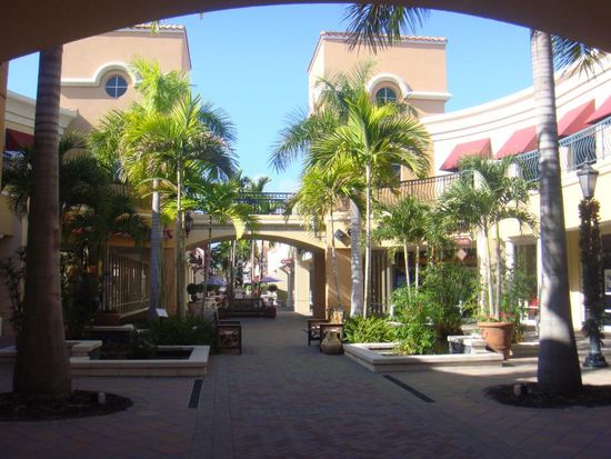 Miromar Shopping Outlet
