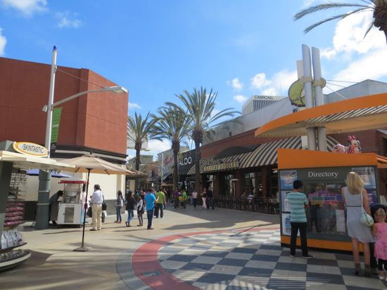 Outlet „The Block@Orange“