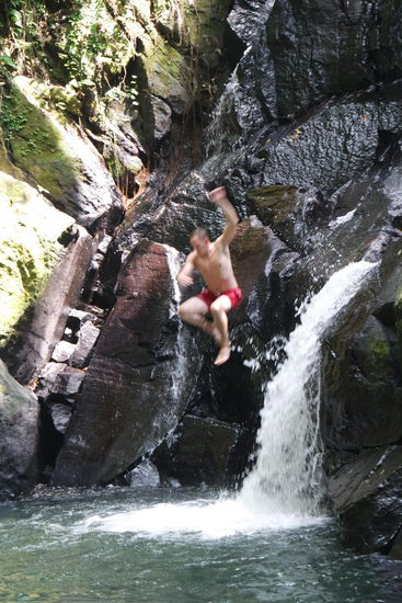 Basti beim Sprung in die Tiefe