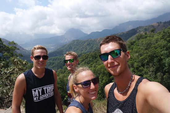 Mensch und Maschine sind geschafft vom Aufstieg