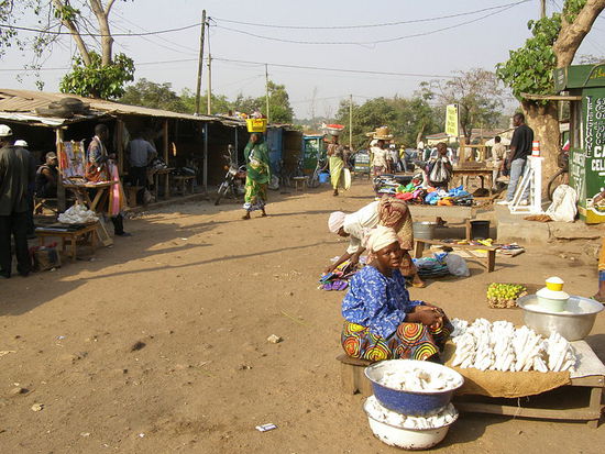 Straße in Kara, Togo [1]