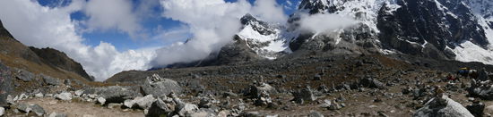 ..Geschafft! Ein Panorama-Bild auf dem Pass