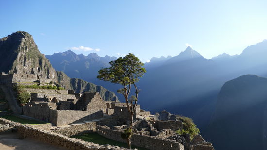 Hier sieht man sehr gut, wie die aufgehende Sonne den Machu Picchu anleuchtete