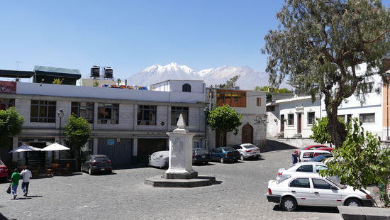 Im Hintergrund der Chachani