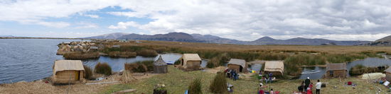 Die Schilfinseln der Uros