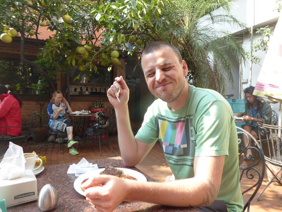 Frühstück unterm Pomelobaum!