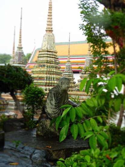 Steingärten um den Lehrlingen Heilkräuterkunde beizubringen.