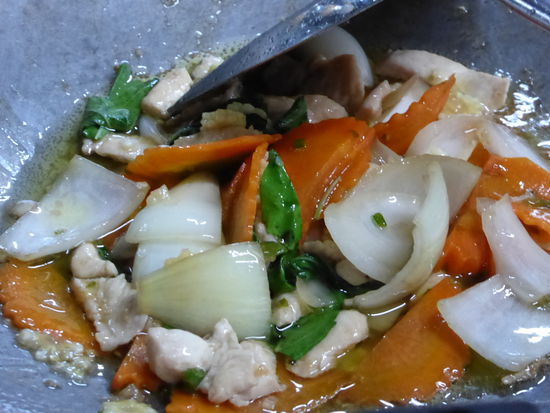 Thai Basilikum Hähnhchen