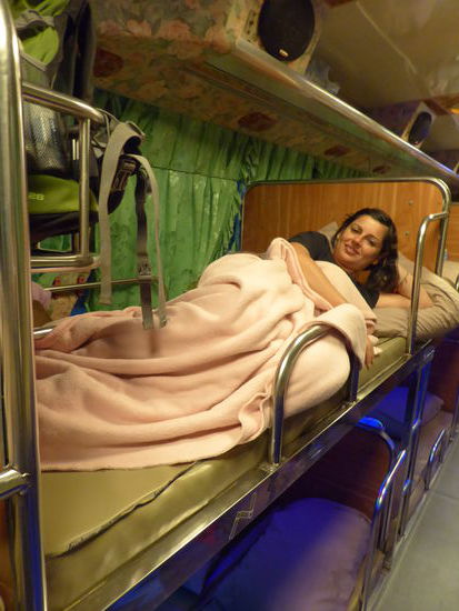 Im Schlafbus ist die 160 cm Schlafkoje wie für mich gemacht