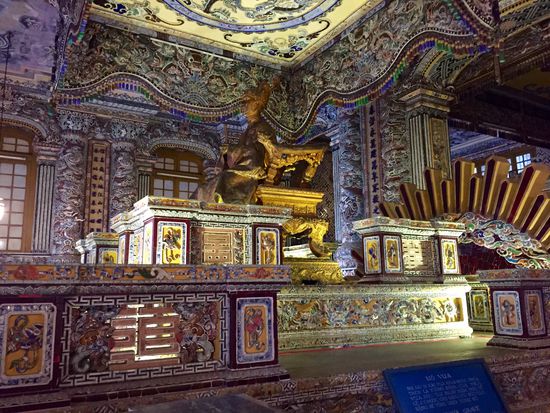 ...prunkvoll von innen!