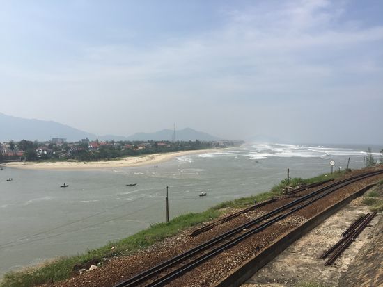 Lang Co Beach - und gleich geht's nach oben 