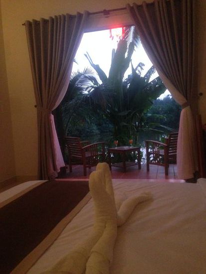 Unsere Terasse...mit Blick auf den idyllischen kleinen See 