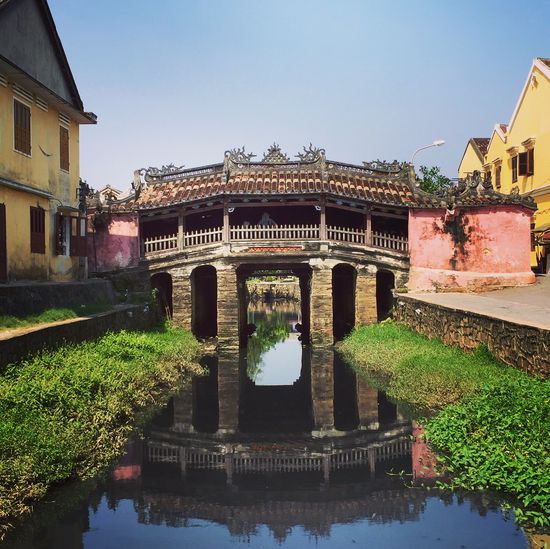 Die japanische Brücke, die in die Altstadt führt