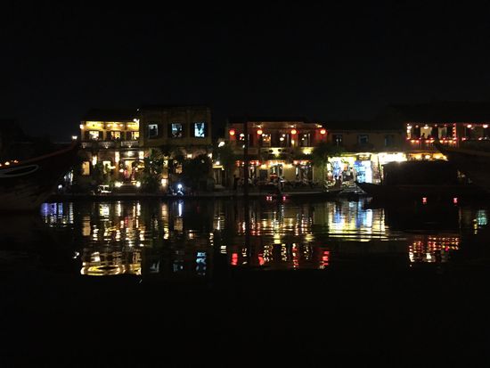 Die Stadt verwandelt sich in ein Lichtermeer, super schön