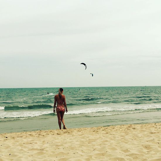 Die Wellen sind schon rauer als auf Phu Quoc, aber nichts geht über Sand und Meerwasser an den Füßen