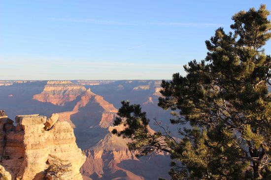 Die Ausblicke in den Grand Canyon. Fotos geben schlecht wieder, was man hier an Aussicht hat.