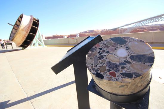 Betonprobe aus dem Damm