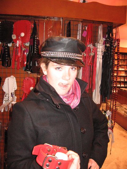 Habe einen neuen Nebenjob im "Supermarché Erotique" 