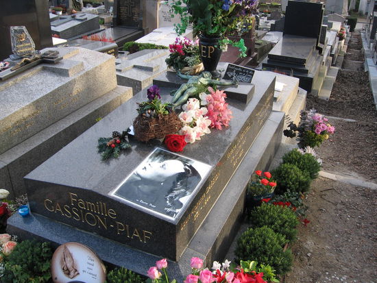 ... dem Spatz von Paris (Edith Piaf)