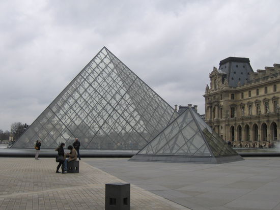 Les Pyramides (für alle Sakrileg-Fans ... DIE Pyramiden)
