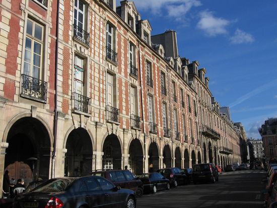 Häuser rund um den Place des Vosges (in einem hat Victor Hugo gewohnt)
