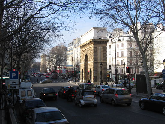 Porte St. Martin und Porte St. Denis (im Hintergrund zu erahnen)