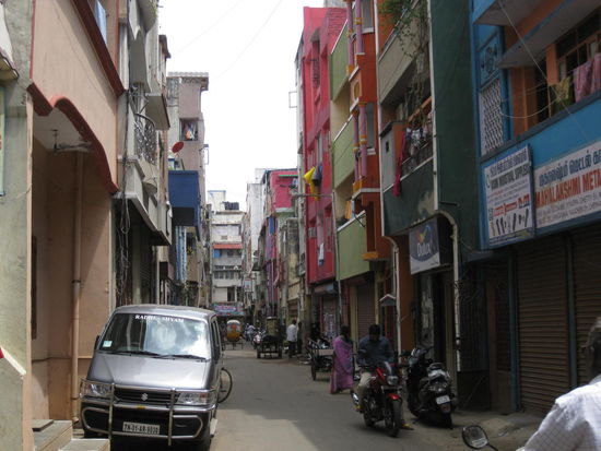 Hier sind sogar die Häuser bunt ...