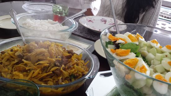 Olluco
Ein Gemüse aus der Familie der Kartoffeln mit Rindfleisch, Tomaten, Knoblauch und Zwiebeln