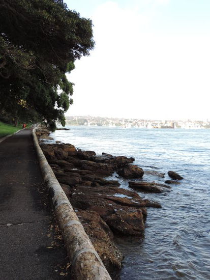 Wir spazierten hier so am Meer entlang...