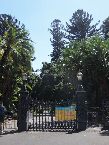 Der Eingang zum Botanischen Garten