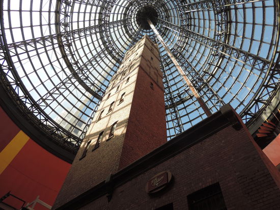 Ankunft am Bahnhof - alt trifft neu