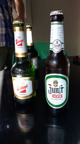 Darauf stoßen wir erstmal an! Mitbringsel aus der Heimat