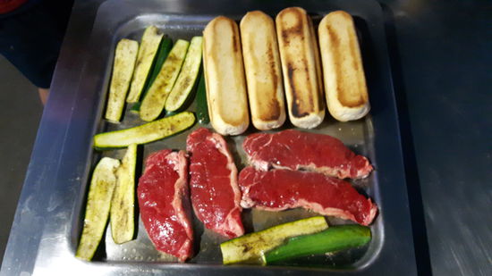 ...aber mit Festmahl...