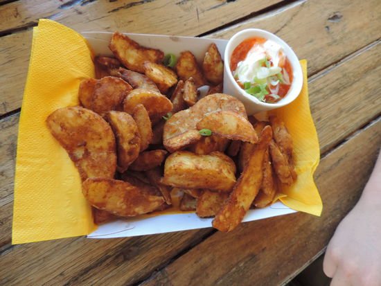 Hier gönnten wir uns diese wirklich leckeren Pommes