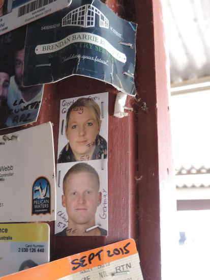 Und hinterließen unsere "Knast" Fotos an der Eingangstür