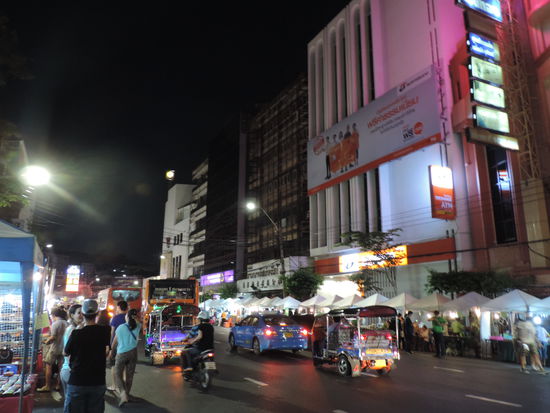 Abends auf dem Strassenmarkt