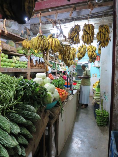 Obst und Gemüse gibt es auch noch spät abends.