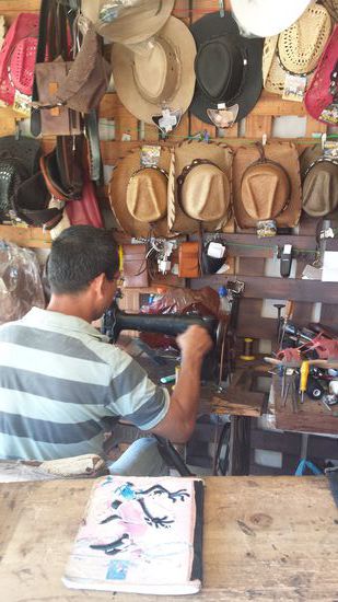 Meine Wanderschlappen in der Reparatur