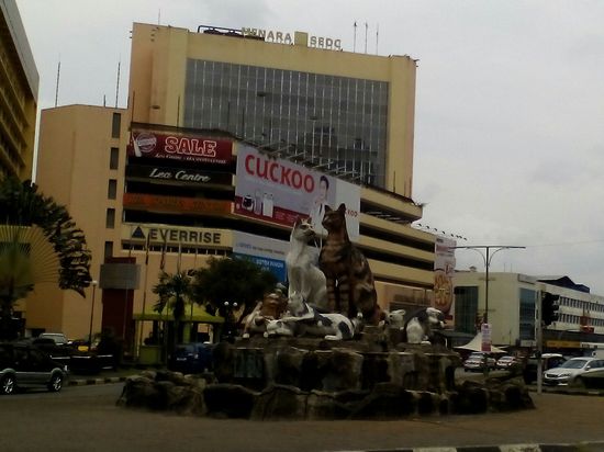 Catfountain, Kuching = Katze auf malayisch